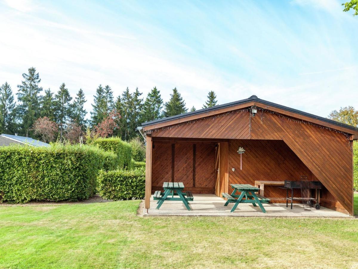 Boutique Chalet in Bullingen Near Lake Wirtzfeld Buitenkant foto