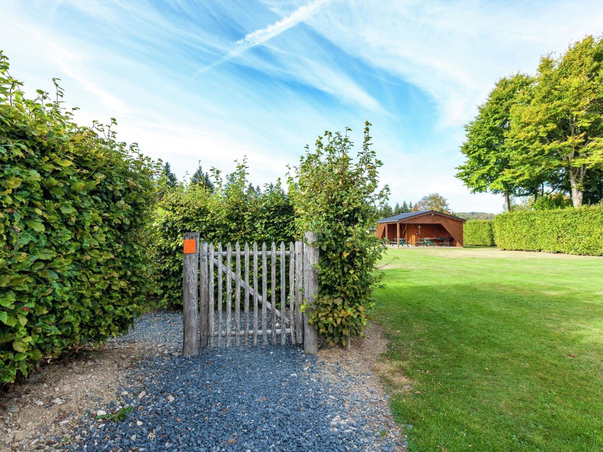 Boutique Chalet in Bullingen Near Lake Wirtzfeld Buitenkant foto